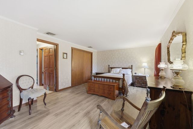 24 East View Drive, Agawam, MA 01030