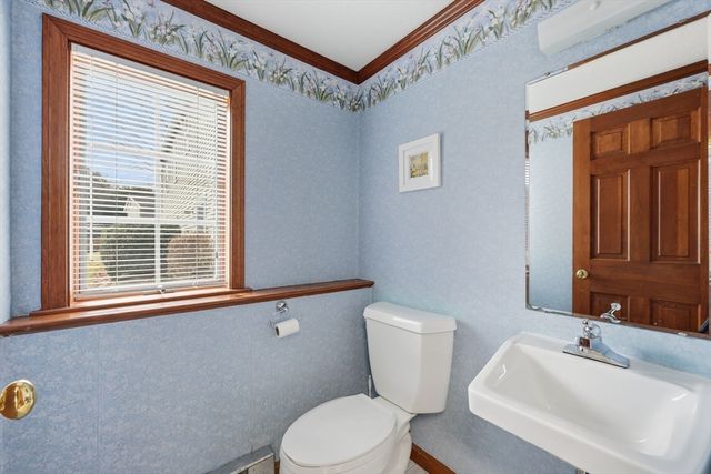 24 East View Drive, Agawam, MA 01030