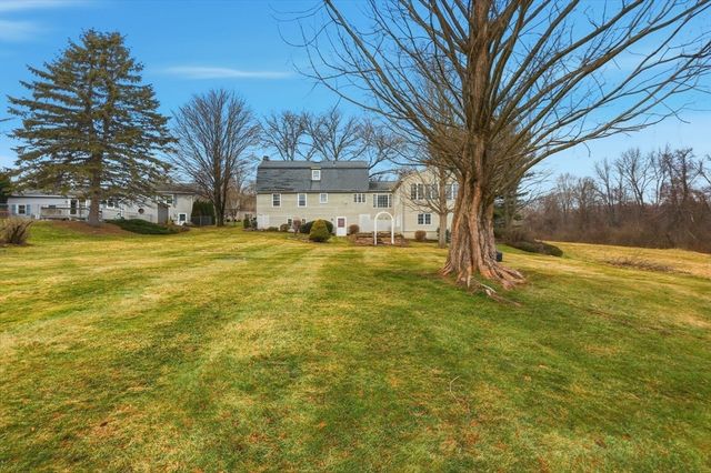 24 East View Drive, Agawam, MA 01030