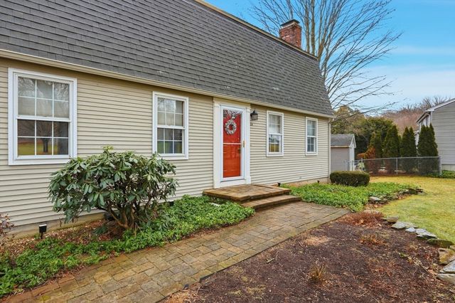 24 East View Drive, Agawam, MA 01030