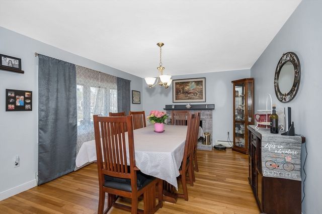 11 Moore St, Wilmington, MA 01887