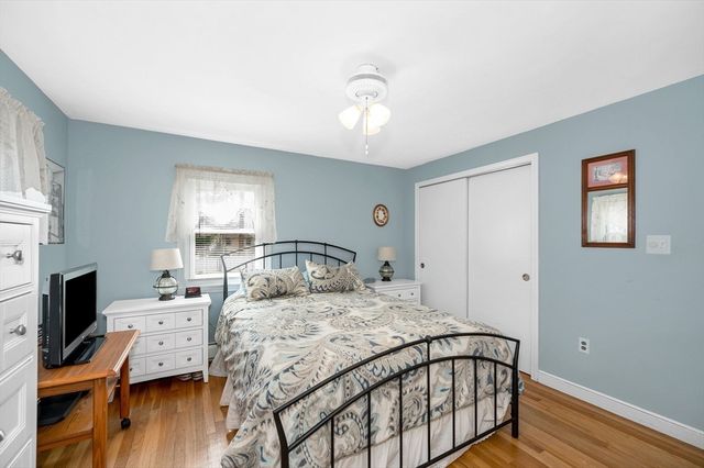 11 Moore St, Wilmington, MA 01887