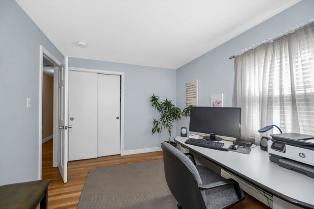 11 Moore St, Wilmington, MA 01887