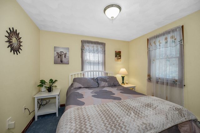 11 Moore St, Wilmington, MA 01887