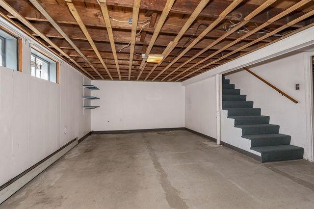 11 Moore St, Wilmington, MA 01887