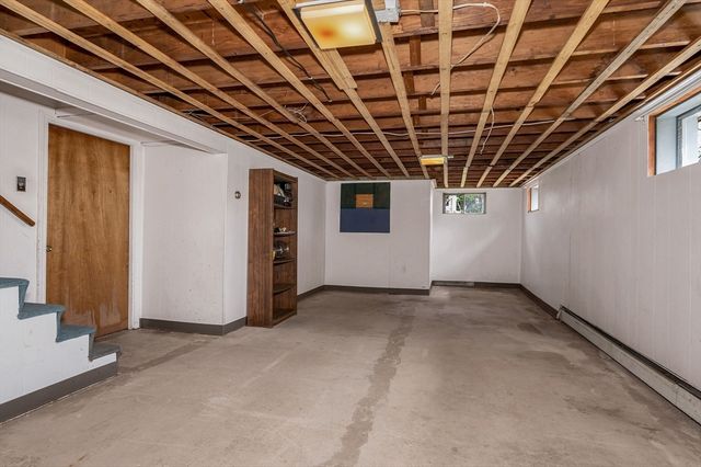 11 Moore St, Wilmington, MA 01887