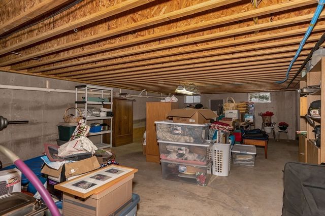 11 Moore St, Wilmington, MA 01887