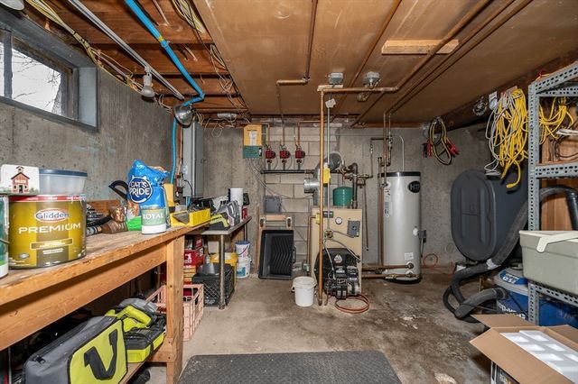 11 Moore St, Wilmington, MA 01887