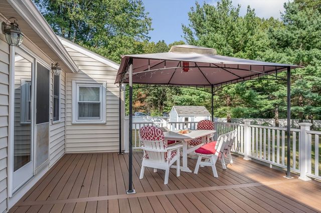 11 Moore St, Wilmington, MA 01887