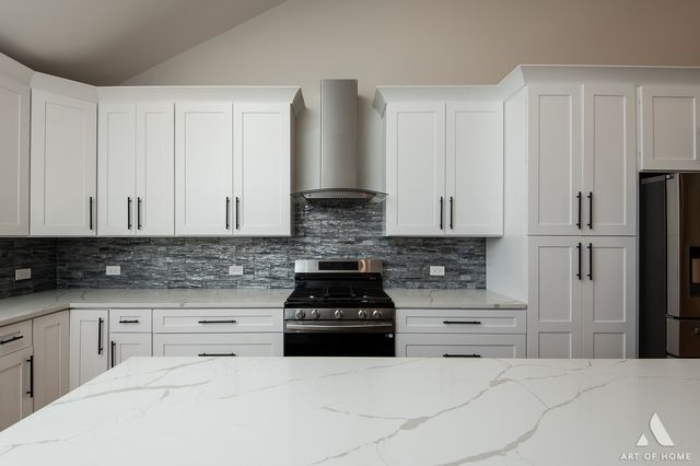 7942 W 74 Street, Bridgeview, IL 60455