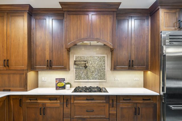 2009 MacKenzie Place 2009, Wheaton, IL 60187