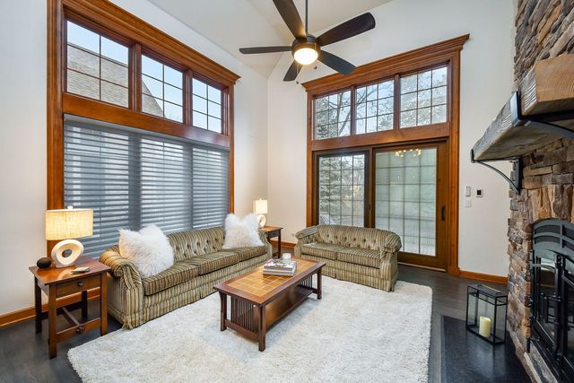 2009 MacKenzie Place 2009, Wheaton, IL 60187