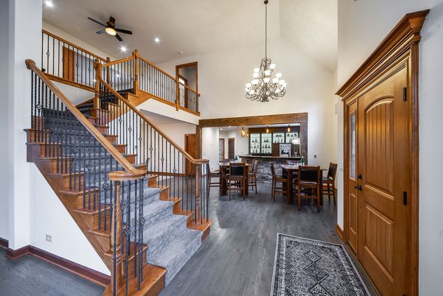 2009 MacKenzie Place 2009, Wheaton, IL 60187