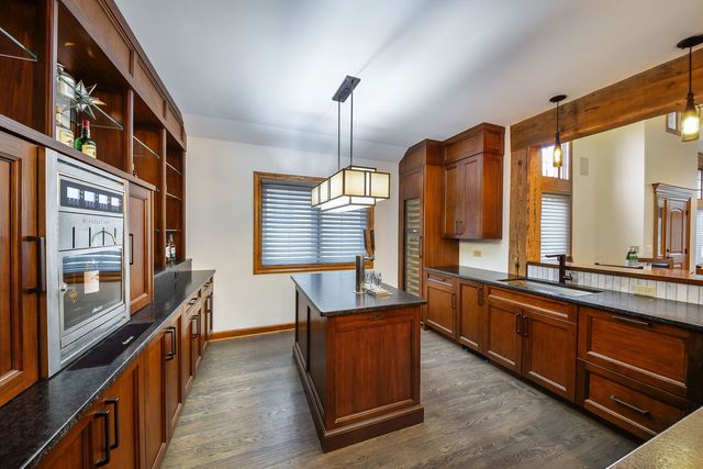 2009 MacKenzie Place 2009, Wheaton, IL 60187