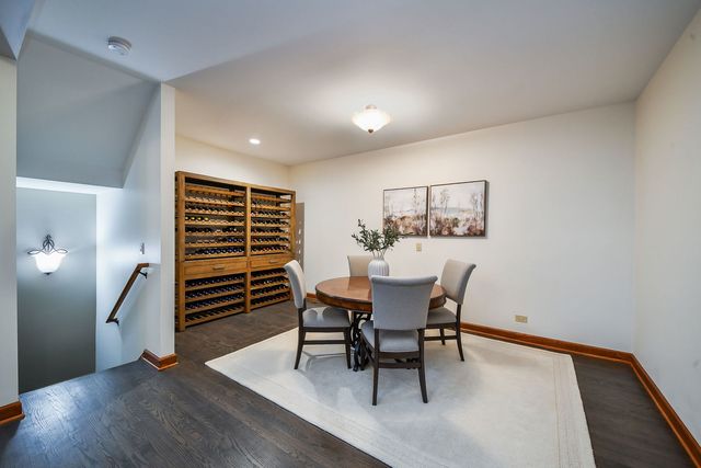 2009 MacKenzie Place 2009, Wheaton, IL 60187