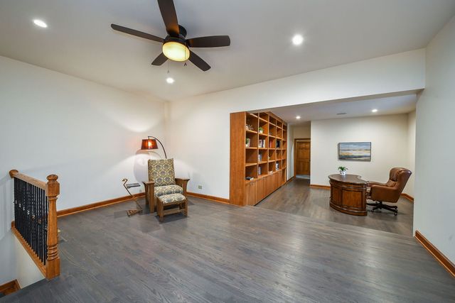 2009 MacKenzie Place 2009, Wheaton, IL 60187