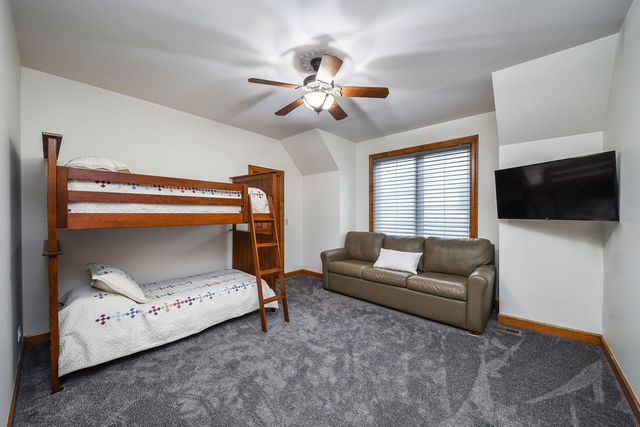 2009 MacKenzie Place 2009, Wheaton, IL 60187