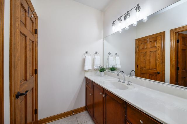 2009 MacKenzie Place 2009, Wheaton, IL 60187