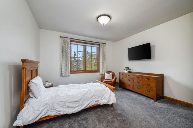 2009 MacKenzie Place 2009, Wheaton, IL 60187