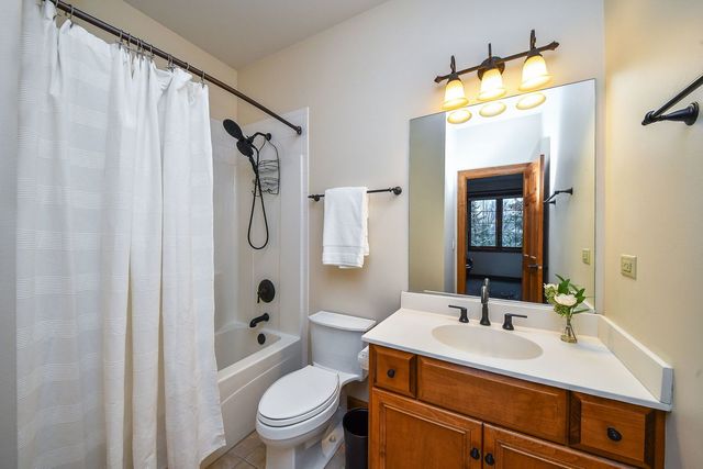 2009 MacKenzie Place 2009, Wheaton, IL 60187