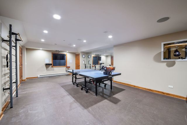 2009 MacKenzie Place 2009, Wheaton, IL 60187