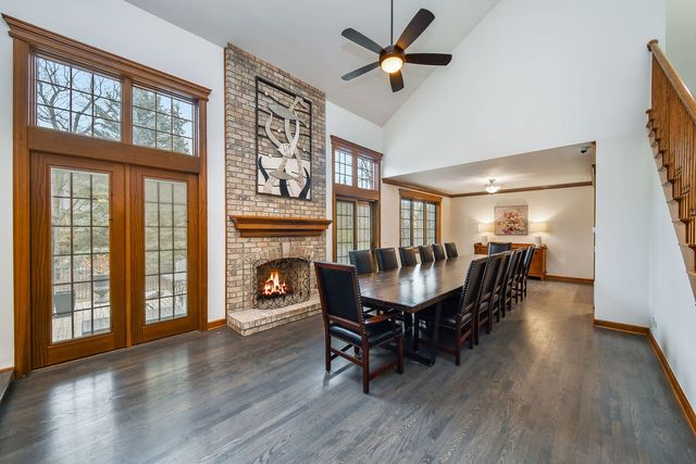 2009 MacKenzie Place 2009, Wheaton, IL 60187