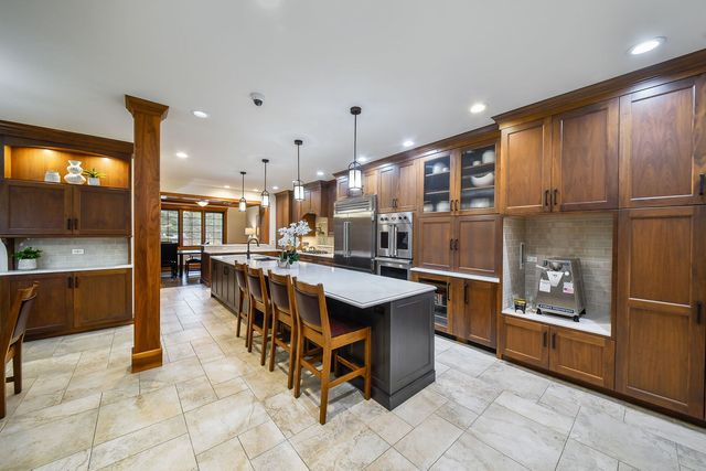 2009 MacKenzie Place 2009, Wheaton, IL 60187