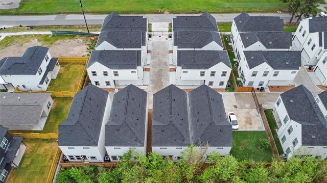 9902 Clark Road I, Houston, TX 77076