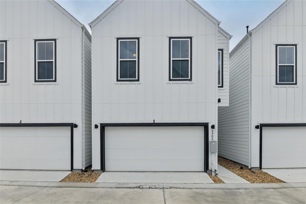 9902 Clark Road I, Houston, TX 77076