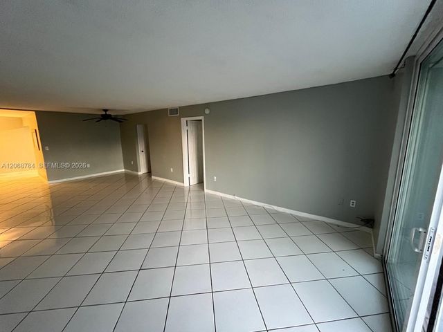 1045 10th Street 704, Miami Beach, FL 33139