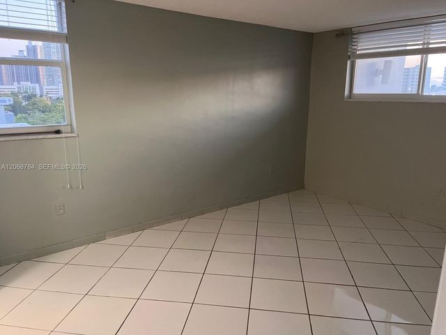 1045 10th Street 704, Miami Beach, FL 33139