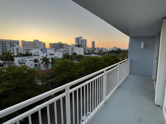 1045 10th Street 704, Miami Beach, FL 33139