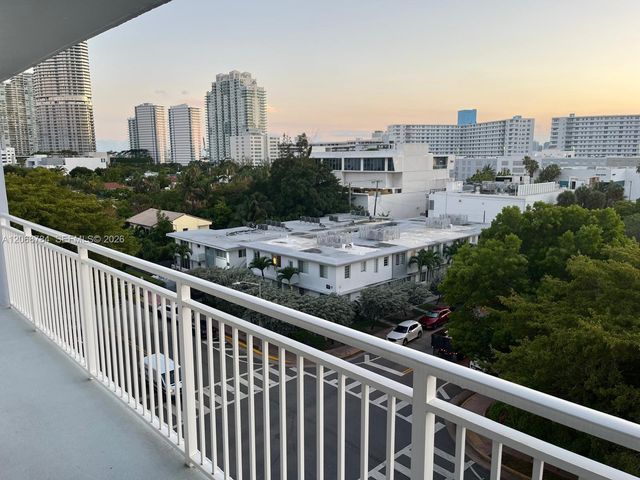 1045 10th Street 704, Miami Beach, FL 33139
