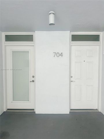 1045 10th Street 704, Miami Beach, FL 33139
