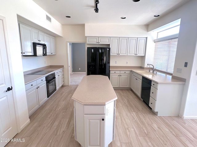 1601 E Glenhaven Drive, Phoenix, AZ 85048