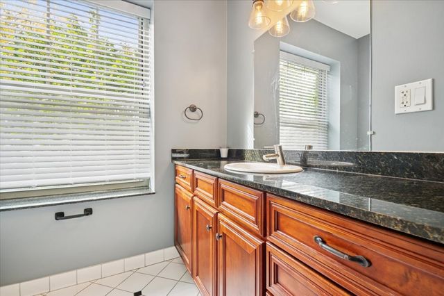 1265 W Granville Avenue 3, Chicago, IL 60660