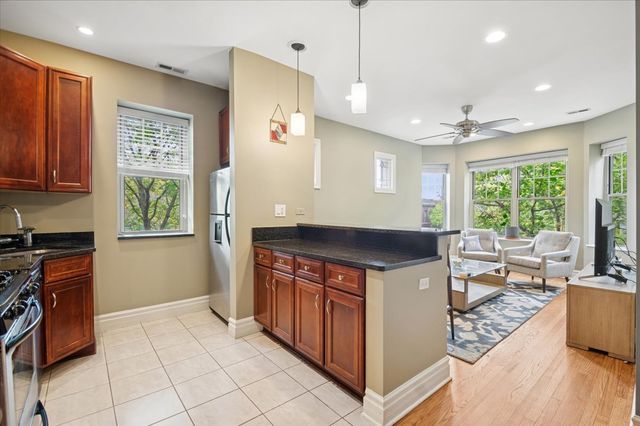 1265 W Granville Avenue 3, Chicago, IL 60660