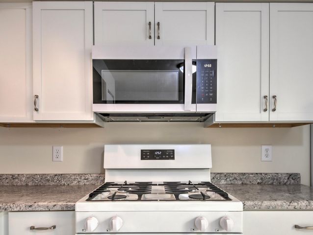 2302 Yorktowne Drive, Valparaiso, IN 46383