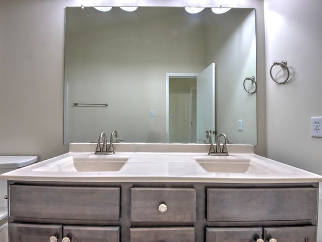 2302 Yorktowne Drive, Valparaiso, IN 46383