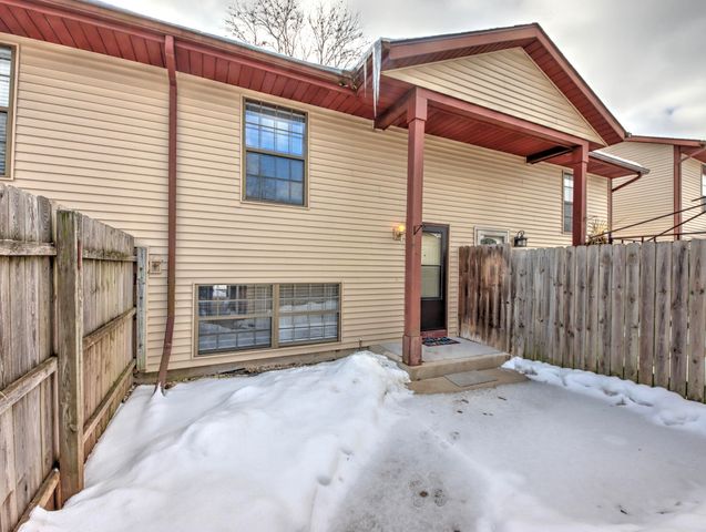 2302 Yorktowne Drive, Valparaiso, IN 46383