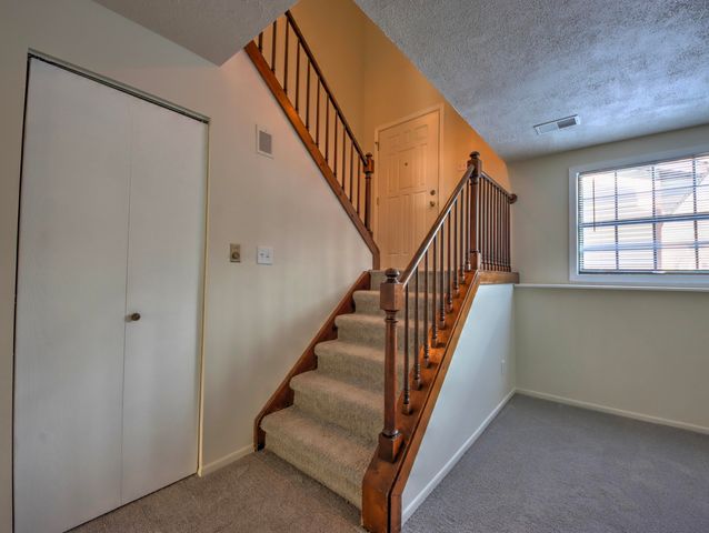 2302 Yorktowne Drive, Valparaiso, IN 46383