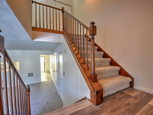 2302 Yorktowne Drive, Valparaiso, IN 46383