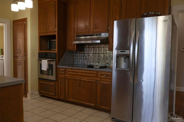 1540 N Spring St, Pensacola, FL 32501