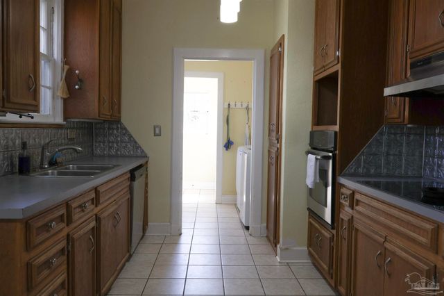 1540 N Spring St, Pensacola, FL 32501