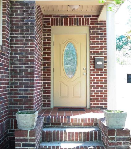 1540 N Spring St, Pensacola, FL 32501
