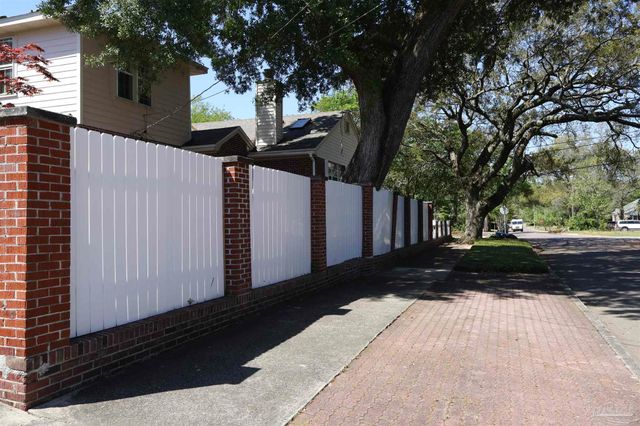 1540 N Spring St, Pensacola, FL 32501
