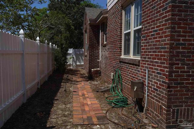 1540 N Spring St, Pensacola, FL 32501