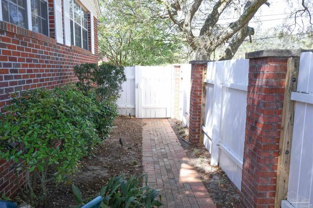 1540 N Spring St, Pensacola, FL 32501