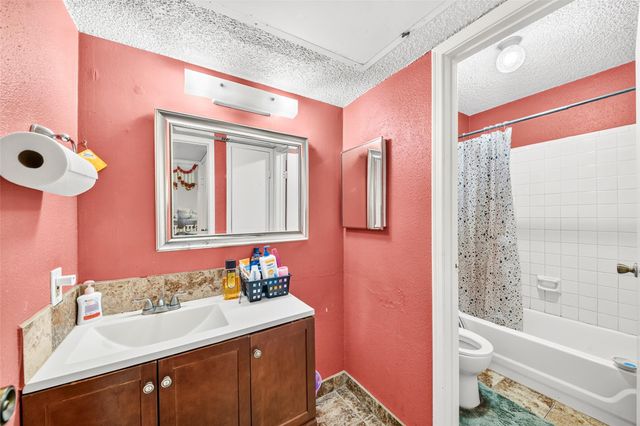2120 El Paseo Street 604, Houston, TX 77054