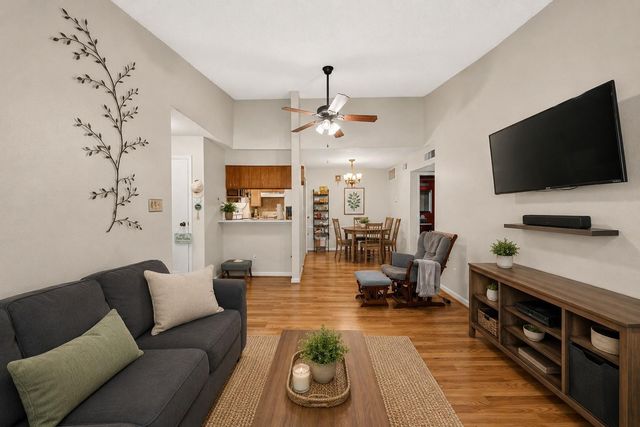 2120 El Paseo Street 604, Houston, TX 77054